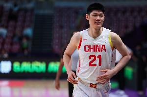 还是那么稳！胡金秋5中4高效拿下11分7板2助1帽